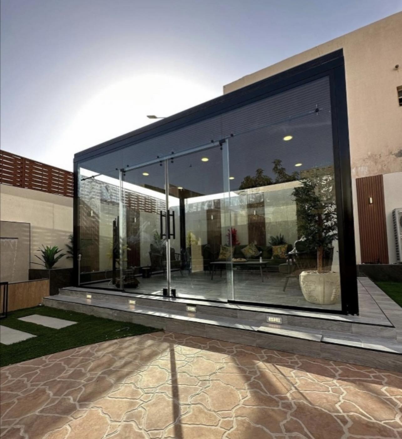 404302897_1103129511120559_3062010479294443528_n