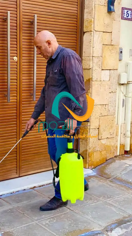 رش مبيدات